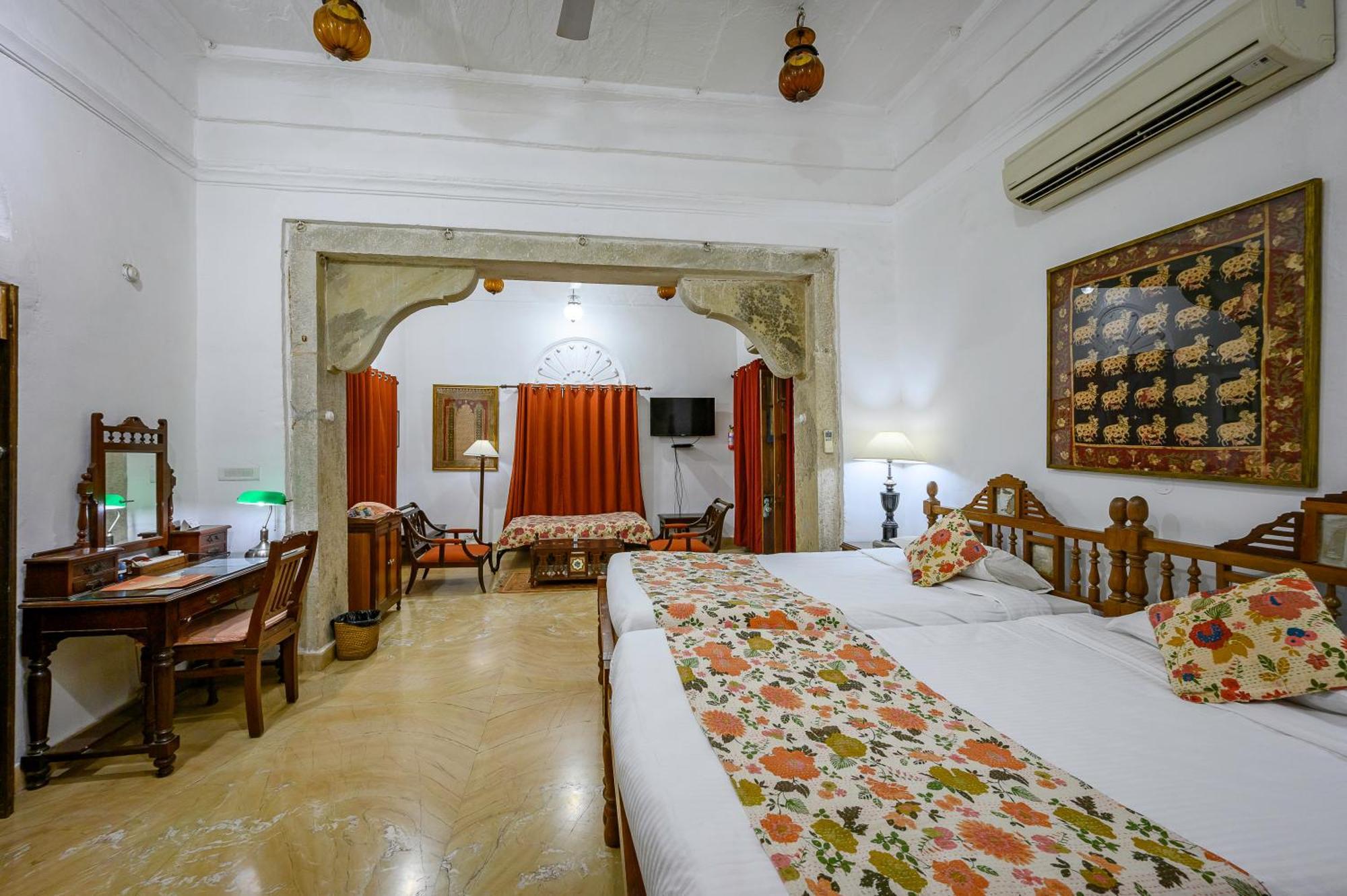 Отель Neemrana'S - Deo Bagh Гвалиор Экстерьер фото