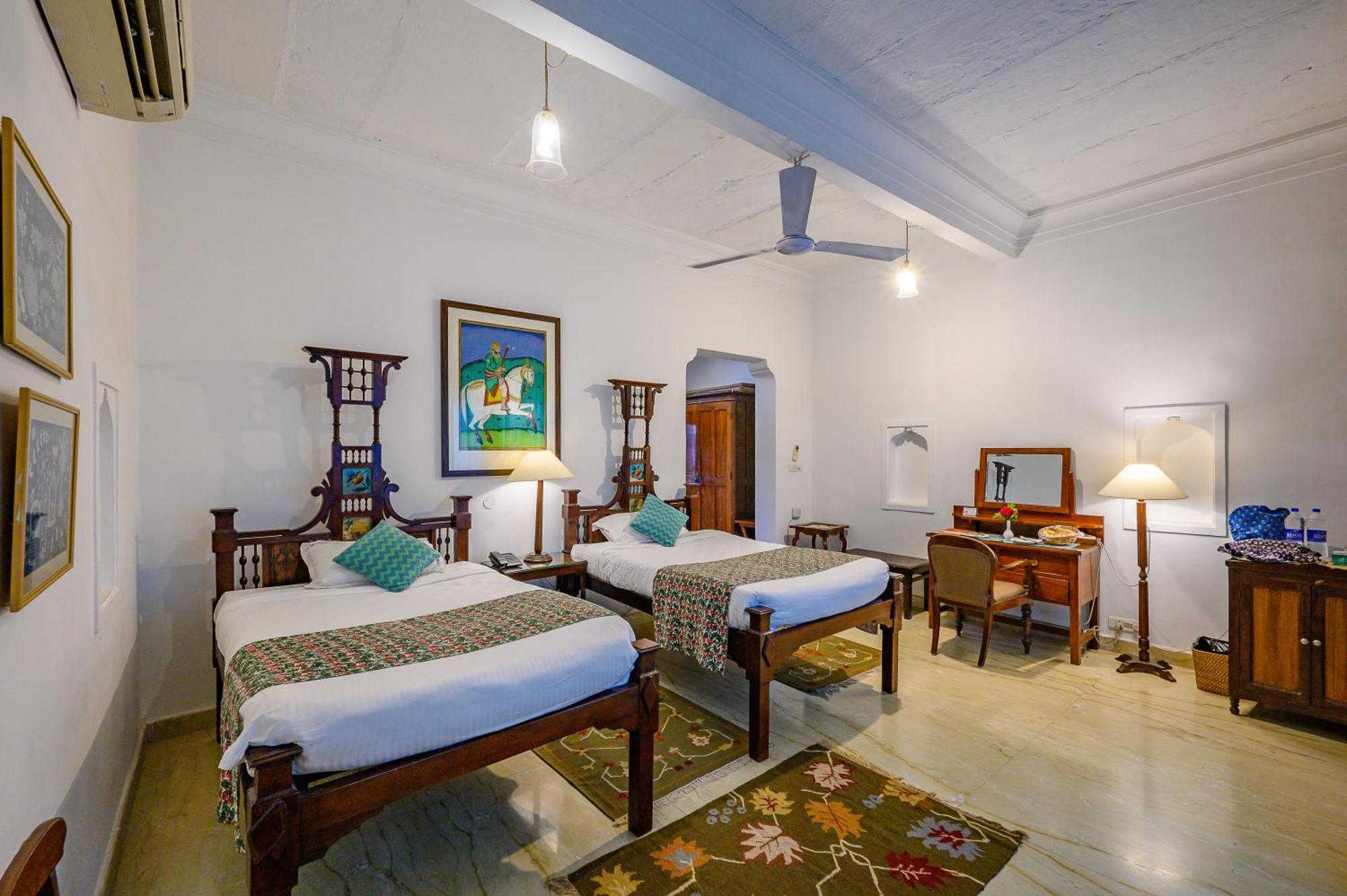 Отель Neemrana'S - Deo Bagh Гвалиор Экстерьер фото