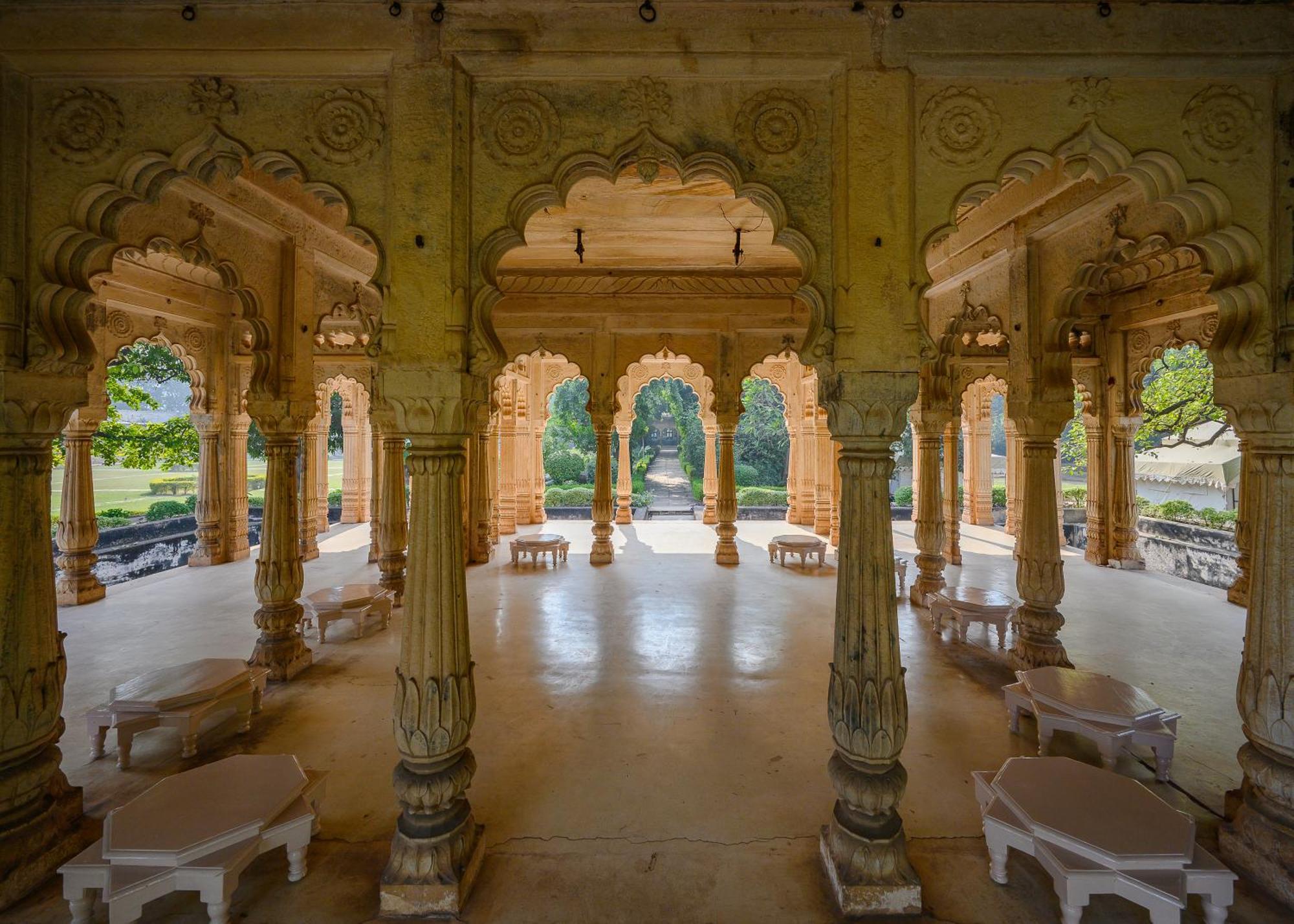 Отель Neemrana'S - Deo Bagh Гвалиор Экстерьер фото