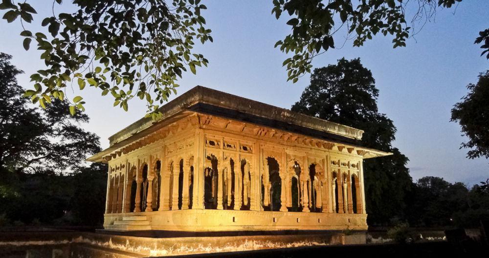 Отель Neemrana'S - Deo Bagh Гвалиор Экстерьер фото