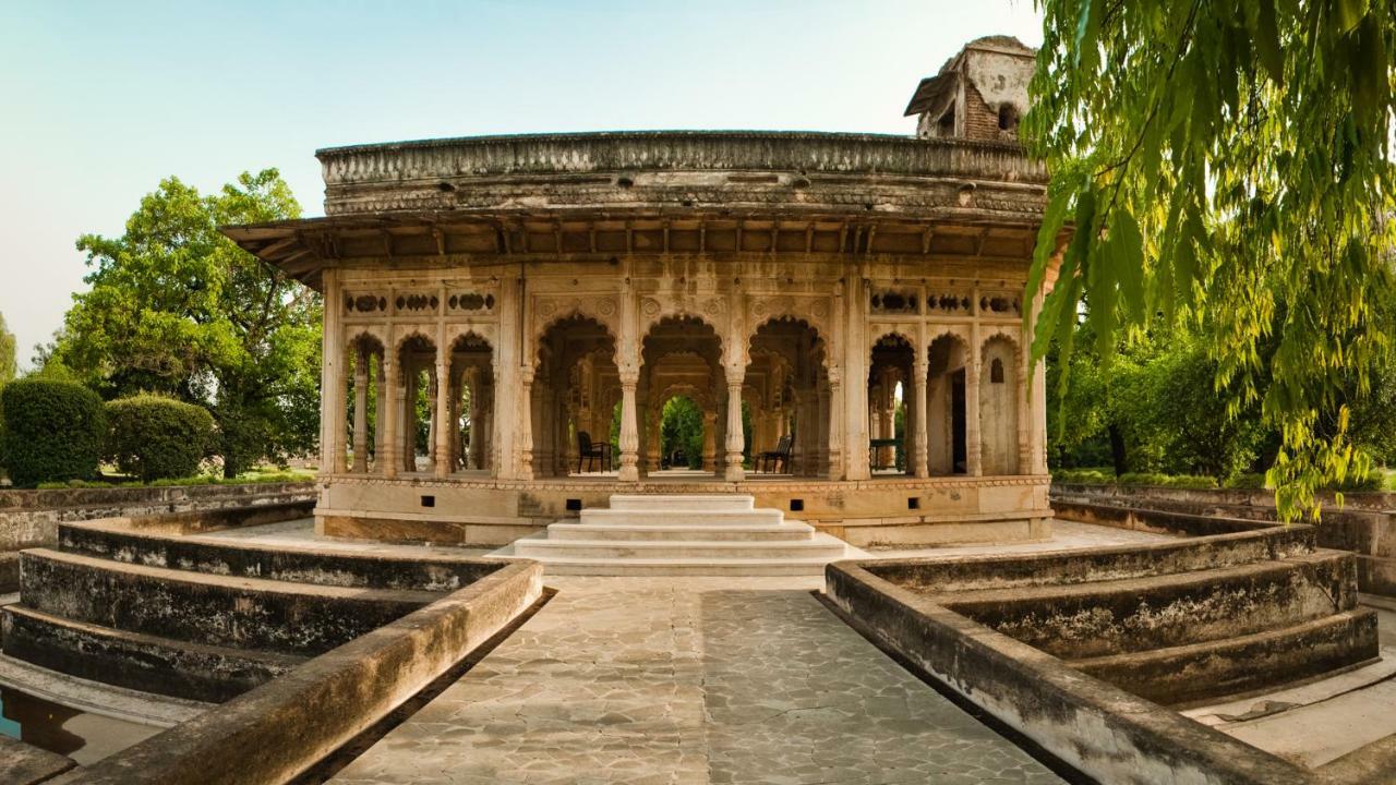 Отель Neemrana'S - Deo Bagh Гвалиор Экстерьер фото